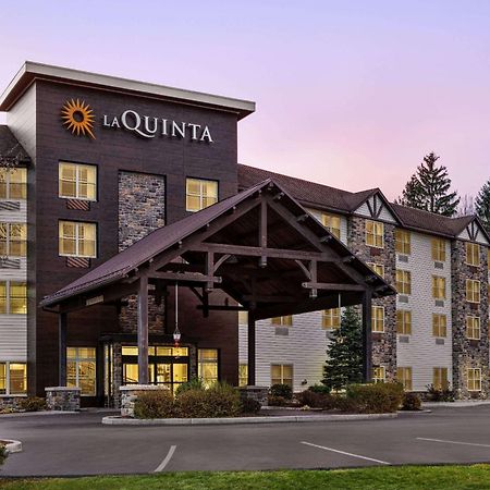 La Quinta Inn & Suites By Wyndham Lake George Eksteriør billede