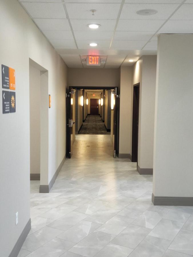 La Quinta Inn & Suites By Wyndham Lake George Eksteriør billede