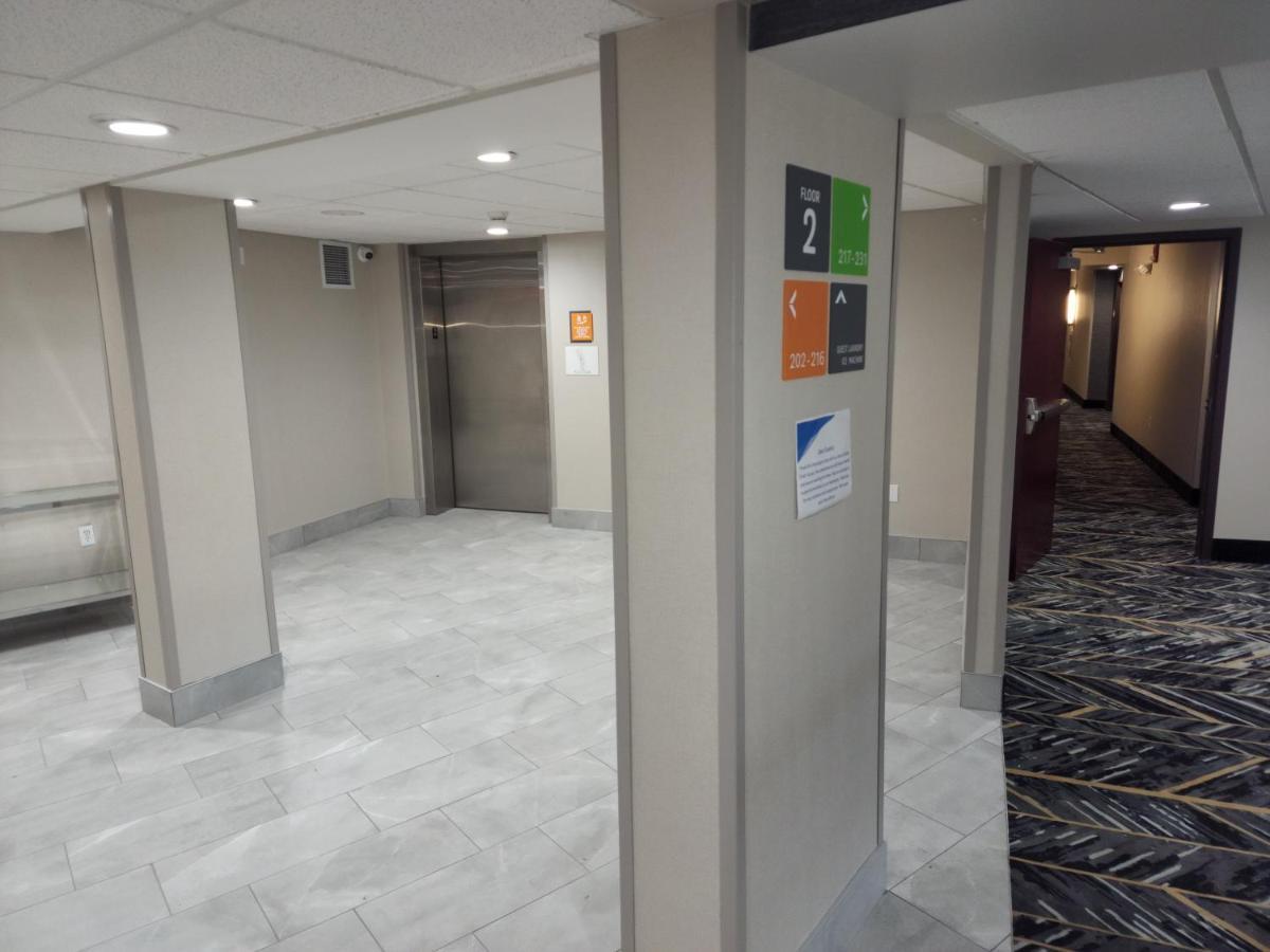 La Quinta Inn & Suites By Wyndham Lake George Eksteriør billede