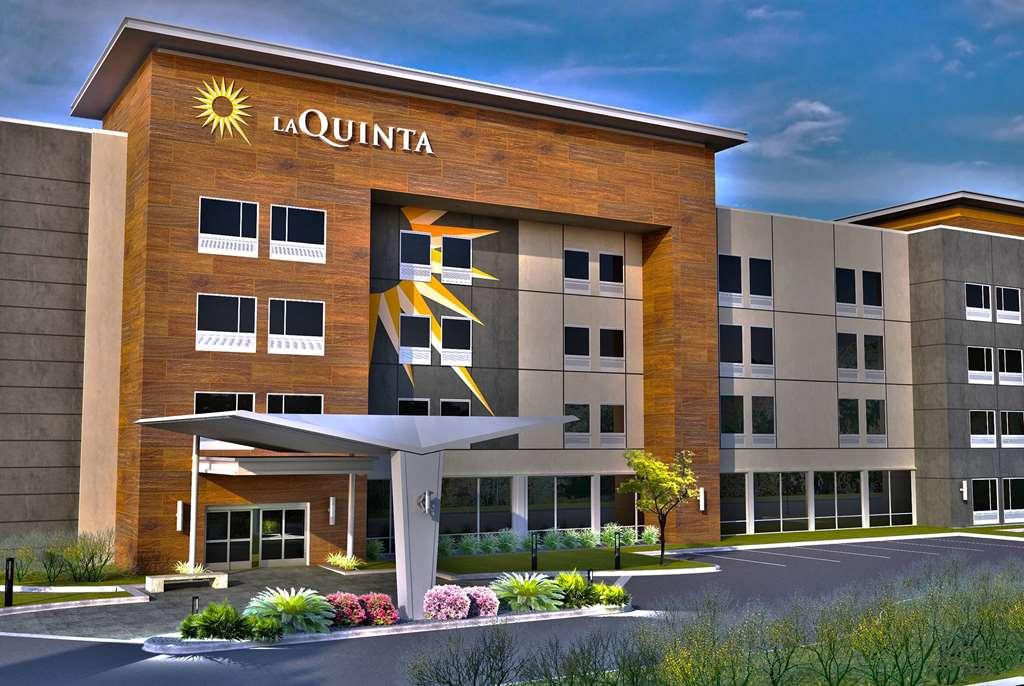 La Quinta Inn & Suites By Wyndham Lake George Eksteriør billede