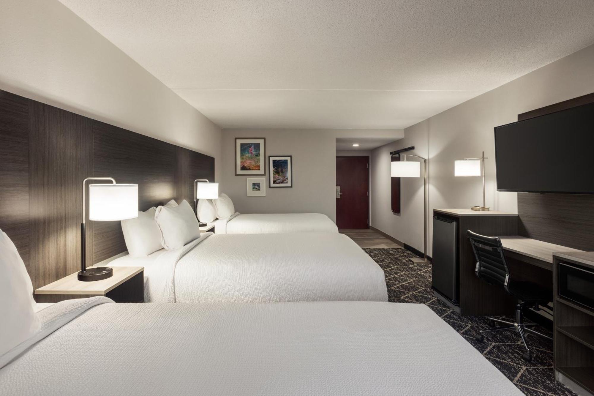 La Quinta Inn & Suites By Wyndham Lake George Eksteriør billede