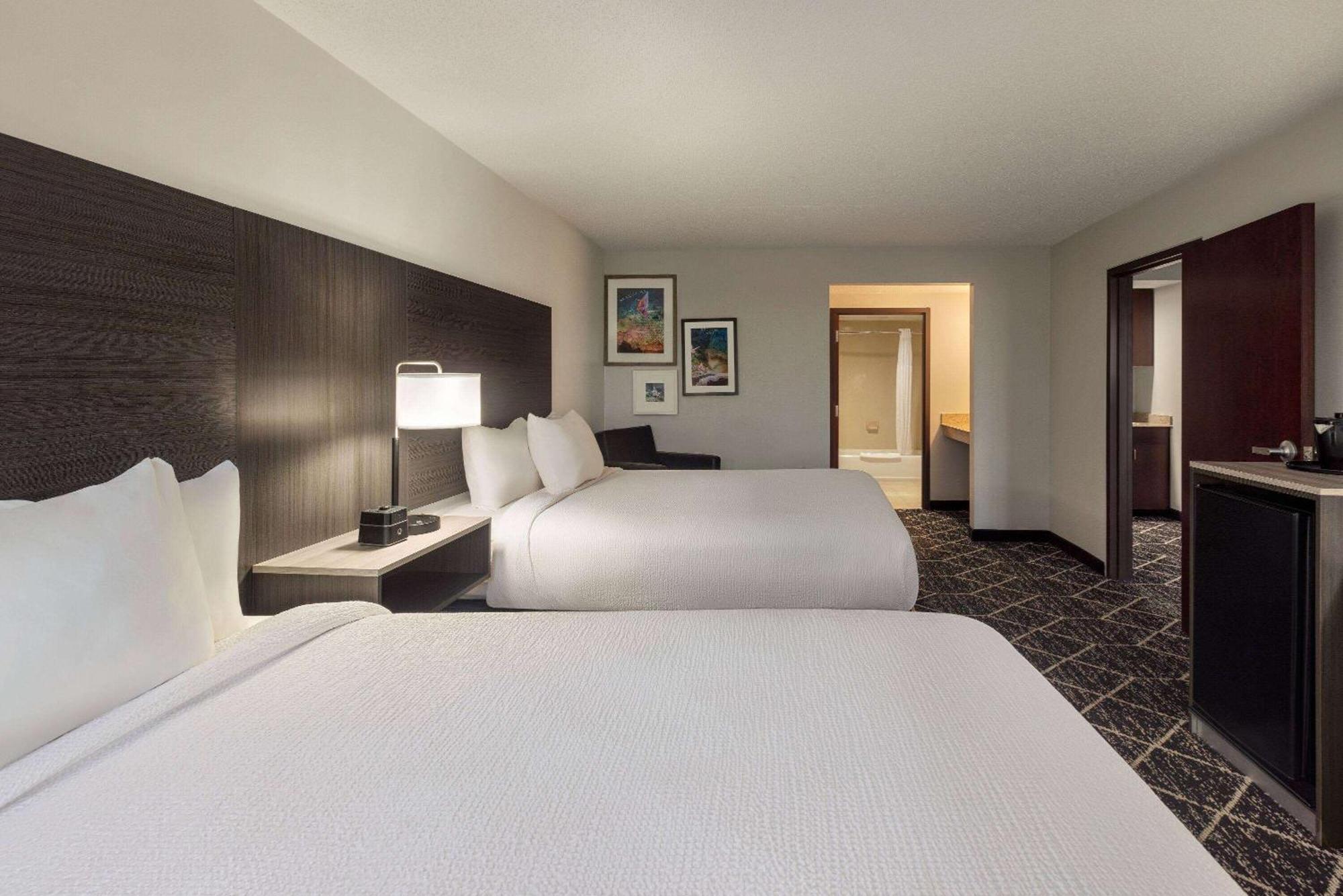 La Quinta Inn & Suites By Wyndham Lake George Eksteriør billede