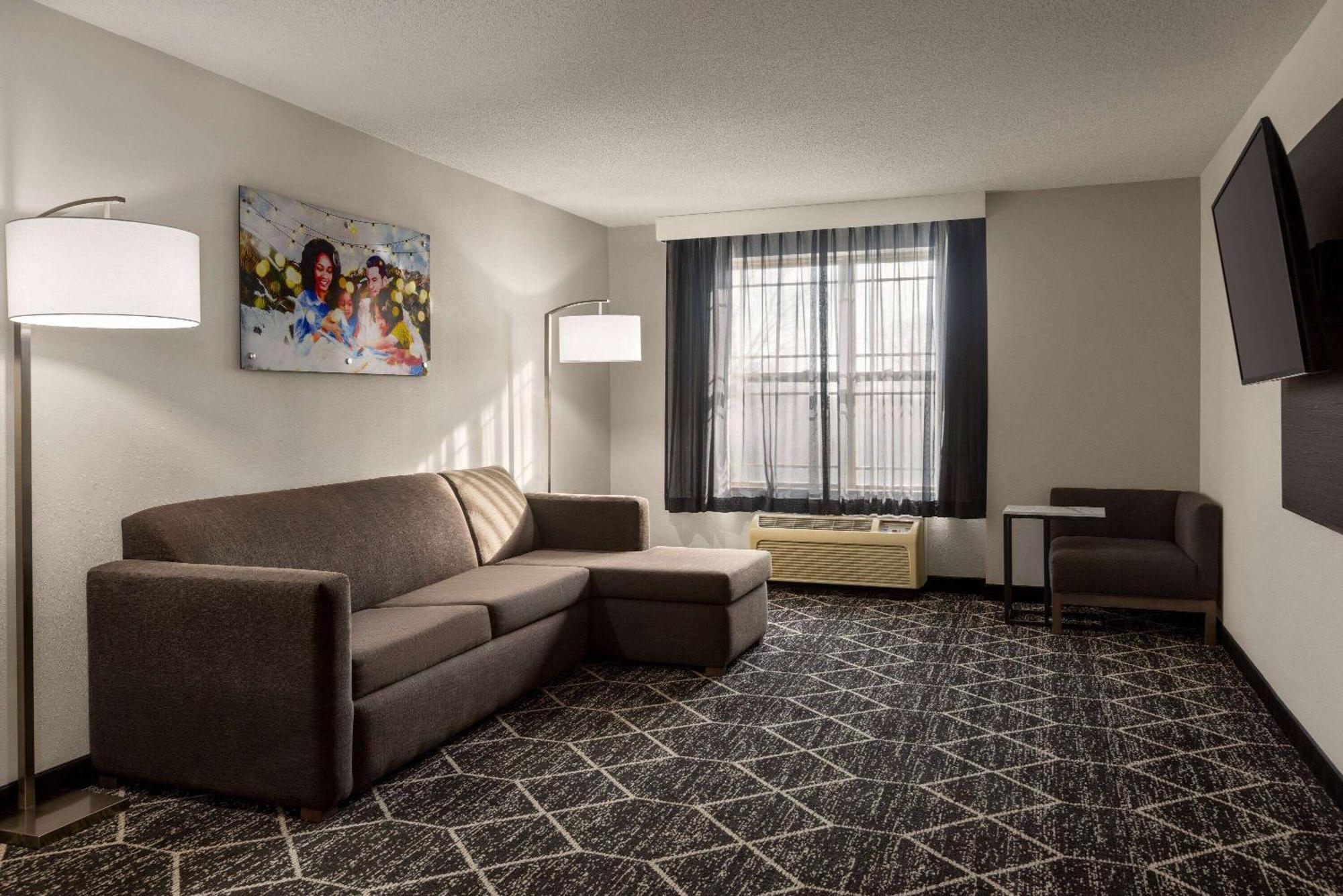 La Quinta Inn & Suites By Wyndham Lake George Eksteriør billede