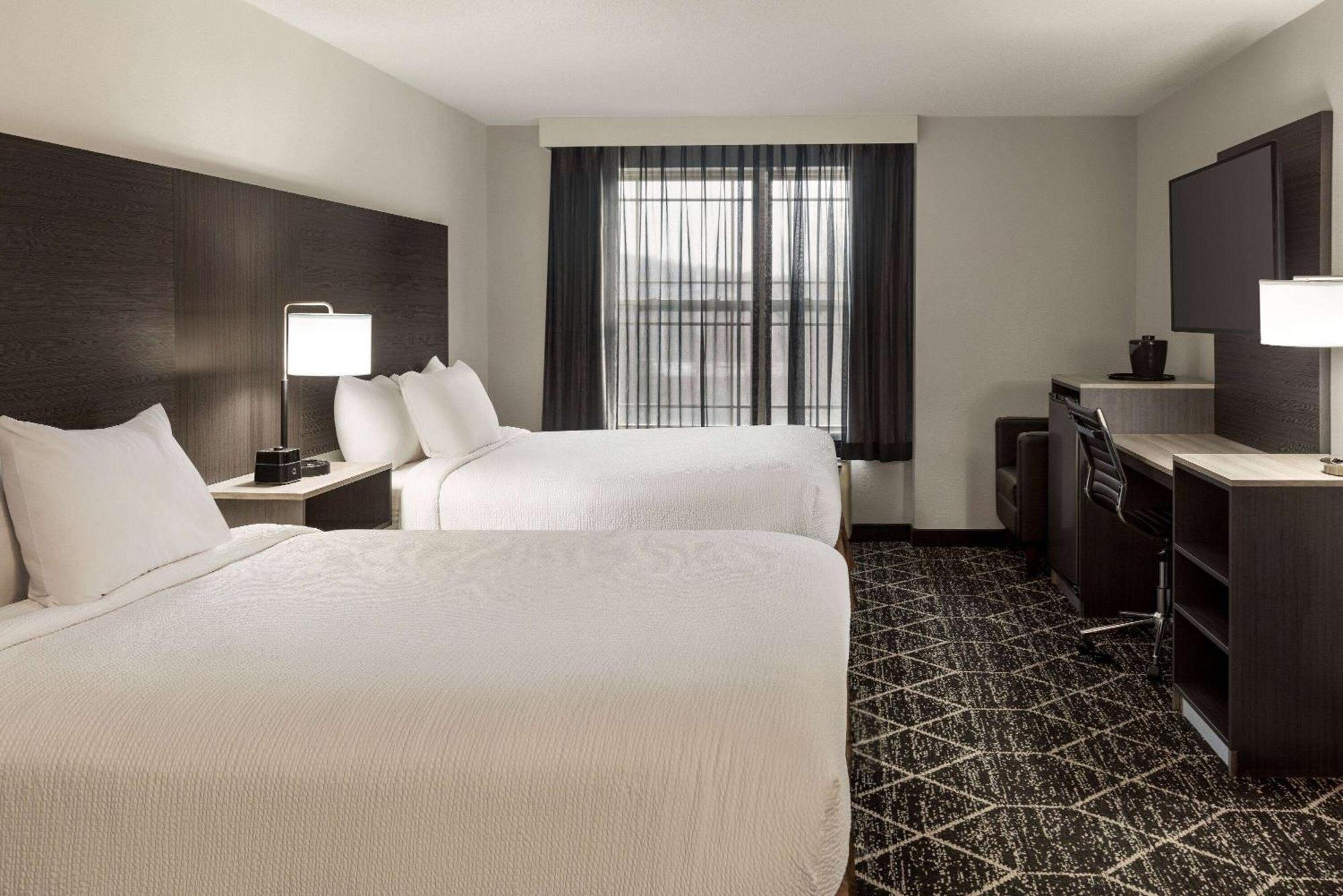 La Quinta Inn & Suites By Wyndham Lake George Eksteriør billede